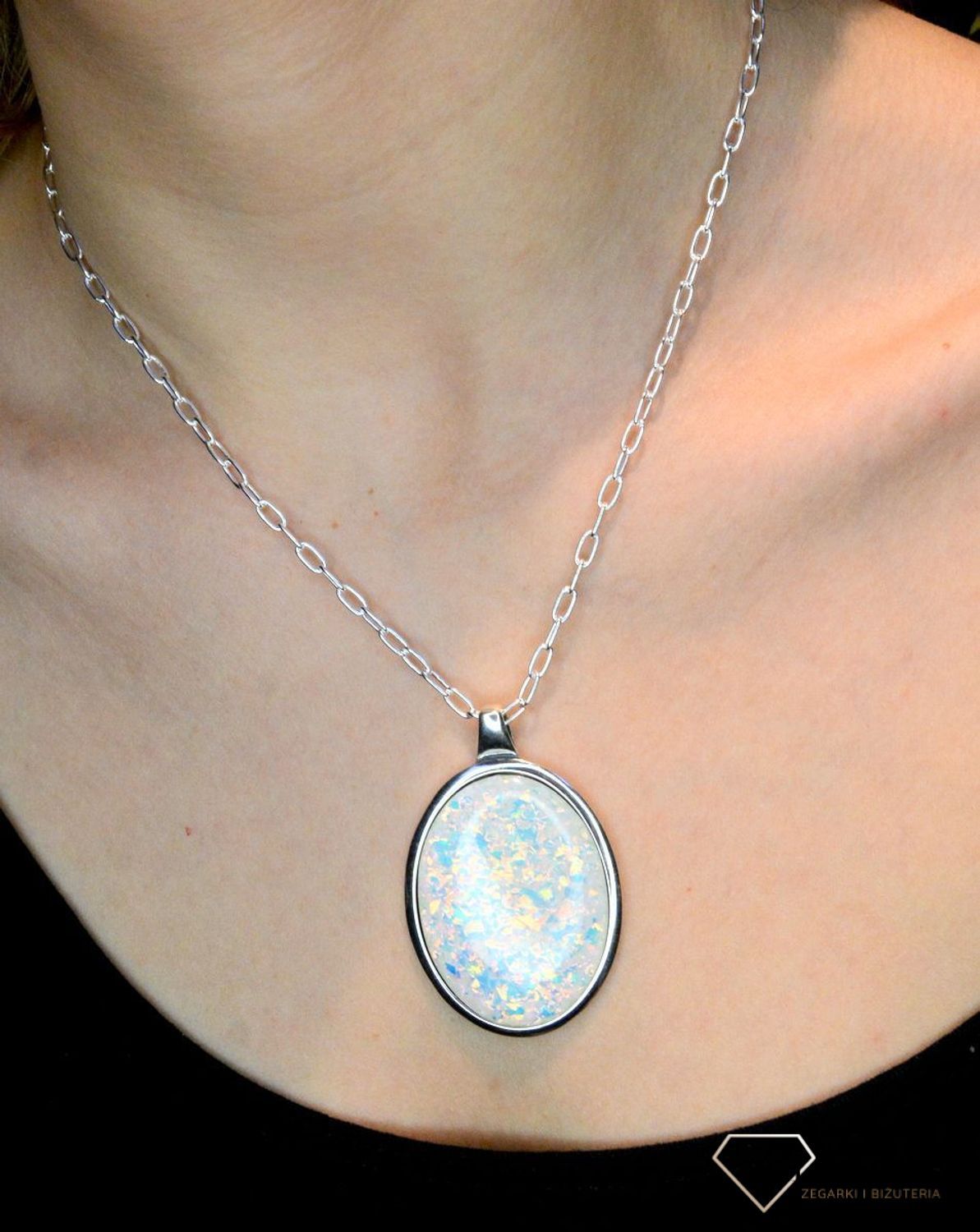 Srebrny łańcuszek 925 ankier 3 mm DIA-LAN-19VL-925 3mm. Efektowny splot, który przez swoją uniwersalną strukturę jest idealną bazą do rozmaitych wisiorków oraz dodatków. Łańcuszek to bardzo dobry pomysł na prezent dla siebie l.jpg